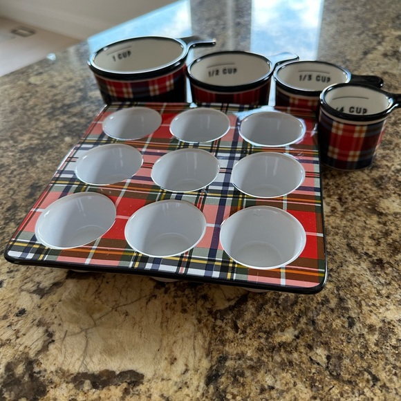 Christmas Muffin Tray and Measuring Cups INDIGO - Picture 1 of 3